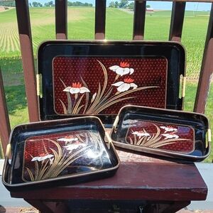 Vintage Japan Davar Hand Painted Floral Lily 3 Piece Lacquerware Tray Set